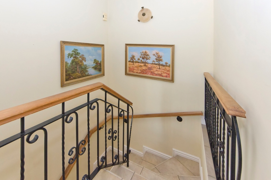 3 Bedroom Property for Sale in Leisure Isle Western Cape